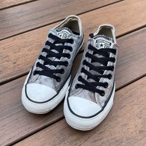 Grey tie dye Converse